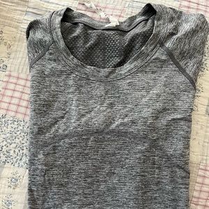 grey lululemon swiftly tech short sleeves